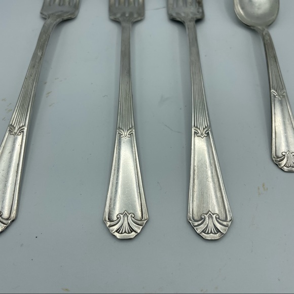 WM Rogers Mfg Co IS  1933 Fidelis Pattern 3 Grille Forks 1 Teaspoon Silverplate - Picture 2 of 7